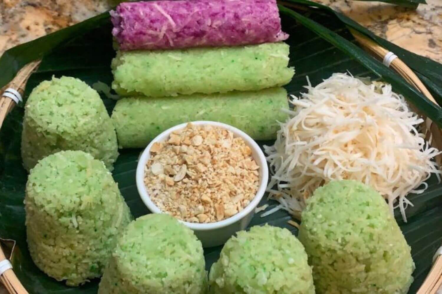 Bánh ống lá dứa