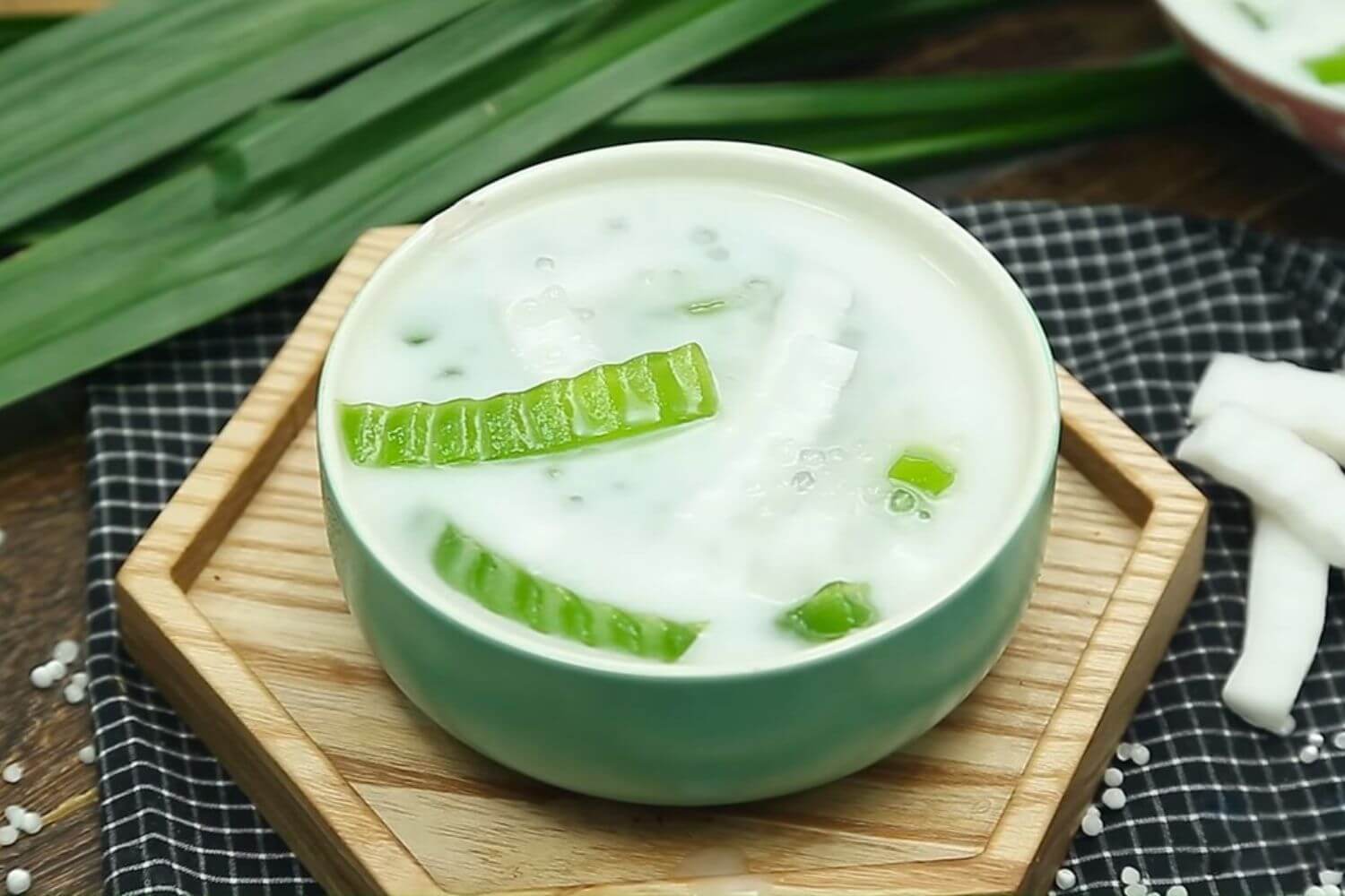 Chè dừa non thạch lá nếp Chè dừa non thạch lá nếp