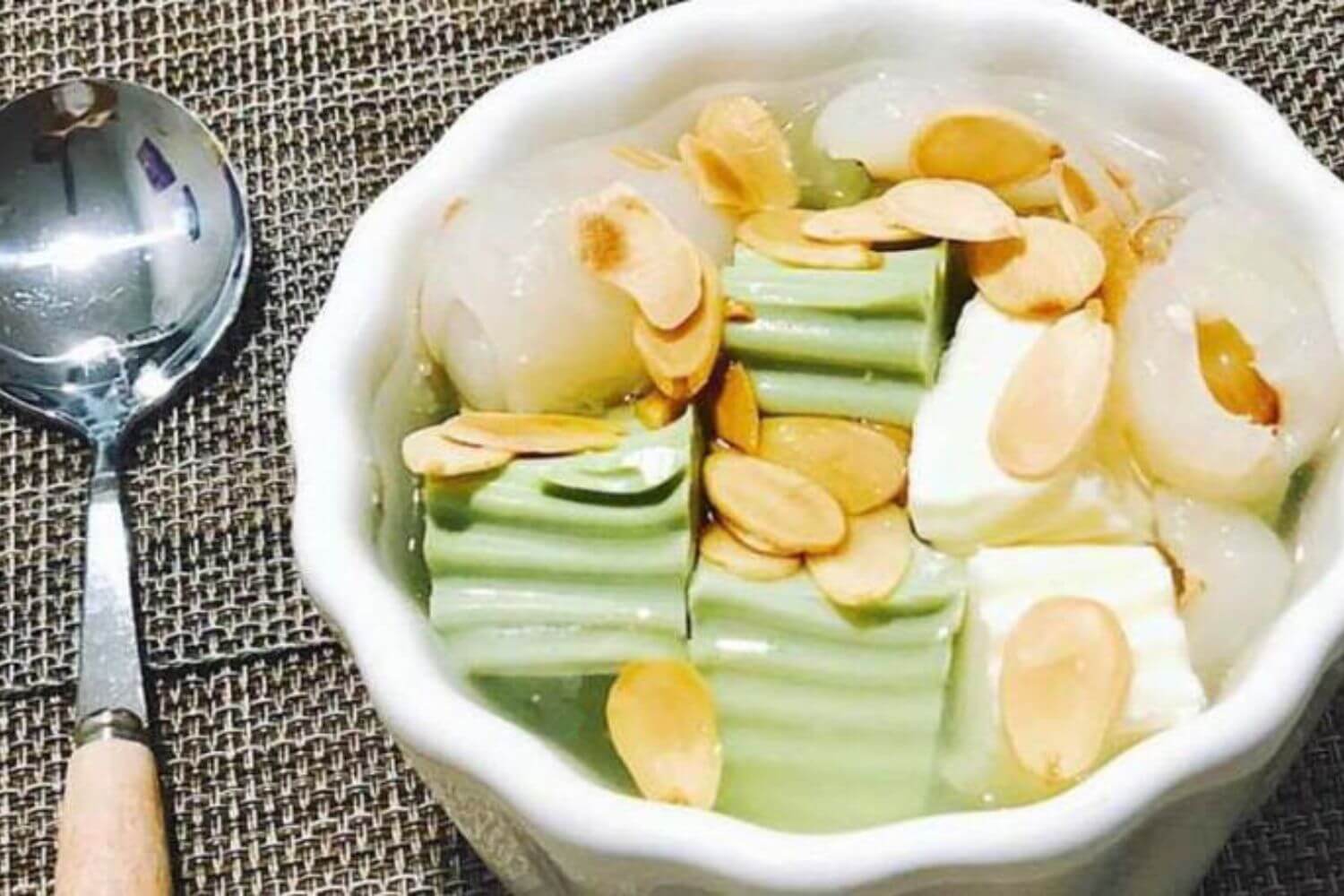 Chè khúc bạch Chè khúc bạch
