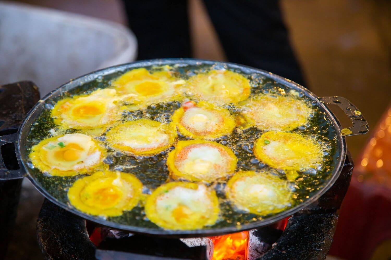 bánh căn trứng cút Hội An bánh căn trứng cút Hội An
